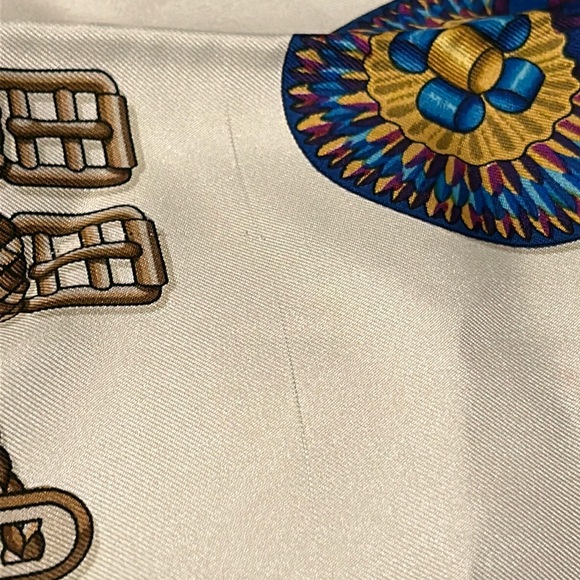 Authentic Hermès Carre 90 Scarf "LES RUBANS DU CHEVAL" Silk Green J7534 - Picture 9 of 14